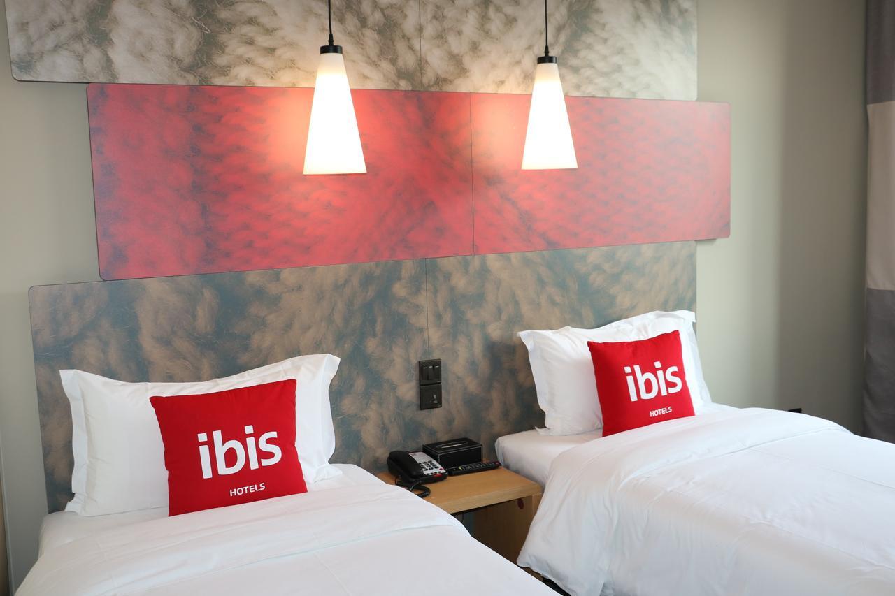 Ibis Shanghai North The Bund Zhoujiazui Road Exterior photo